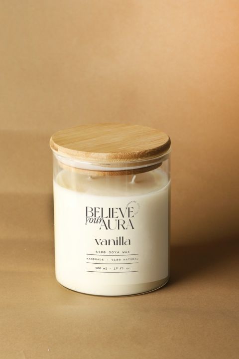 Believe Your Aura Vanilya Kokulu Mum - %100 Doğal Soya Mumu Ahşap Kapaklı Kavanoz Mum - MBSBRD04910-VNL
