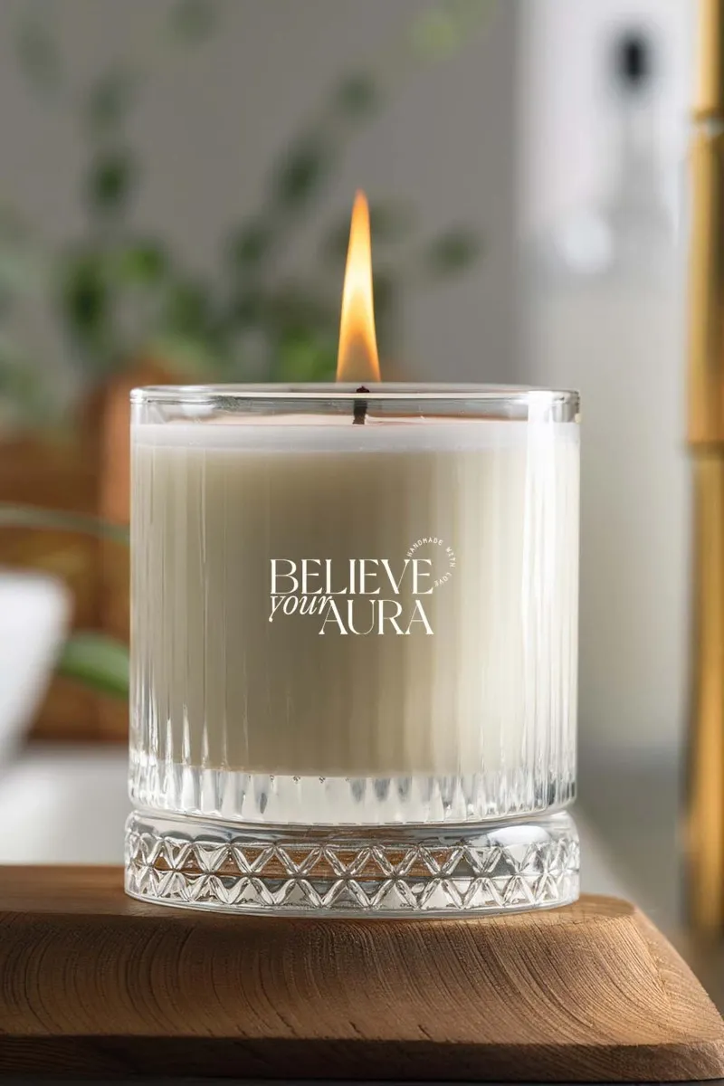 Believe Your Aura Sandal Ağacı Kokulu Mum - %100 Doğal Soya Mumu Kristal Bardak Aromaterapi Kokulu Mum -MBSBRD03710-SND