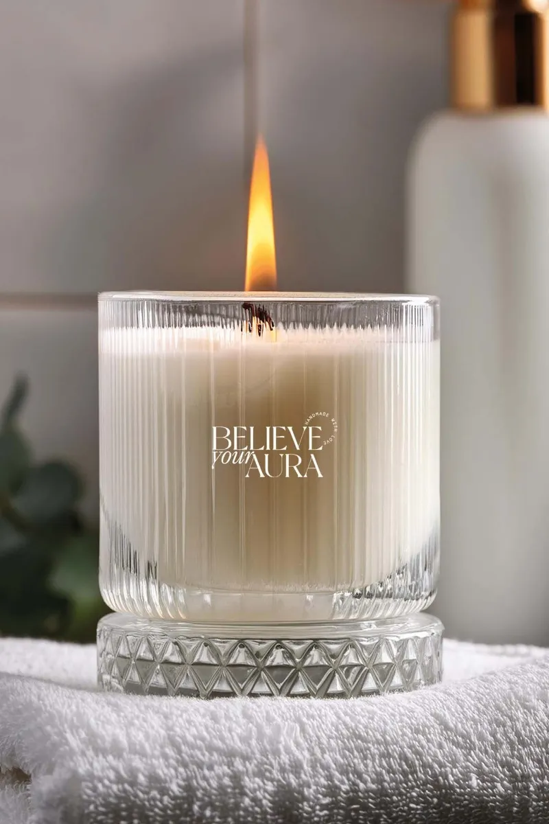 Believe Your Aura Sandal Ağacı Kokulu Mum - %100 Doğal Soya Mumu Kristal Bardak Aromaterapi Kokulu Mum -MBSBRD03710-SND