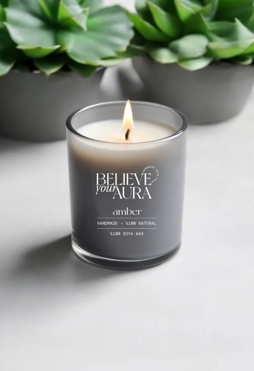 Believe Your Aura Amber Kokulu %100 Doğal Soya Mumu Aromaterapi ve Dekoratif Gri Bardak Mum - MBSBRD06910-AMB