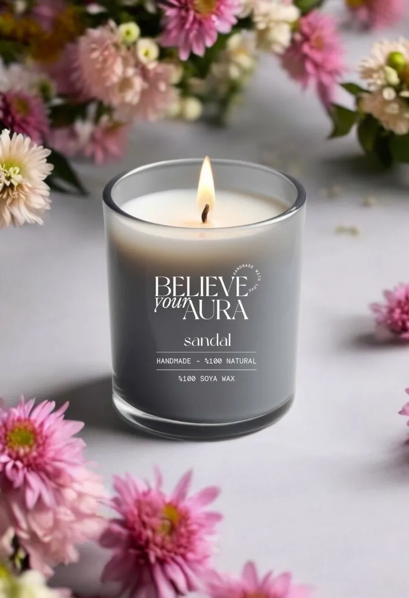 Believe Your Aura Sandal Ağacı Kokulu %100 Doğal Soya Mumu Aromaterapi ve Dekoratif Gri Bardak Mum - MBSBRD06910-SND