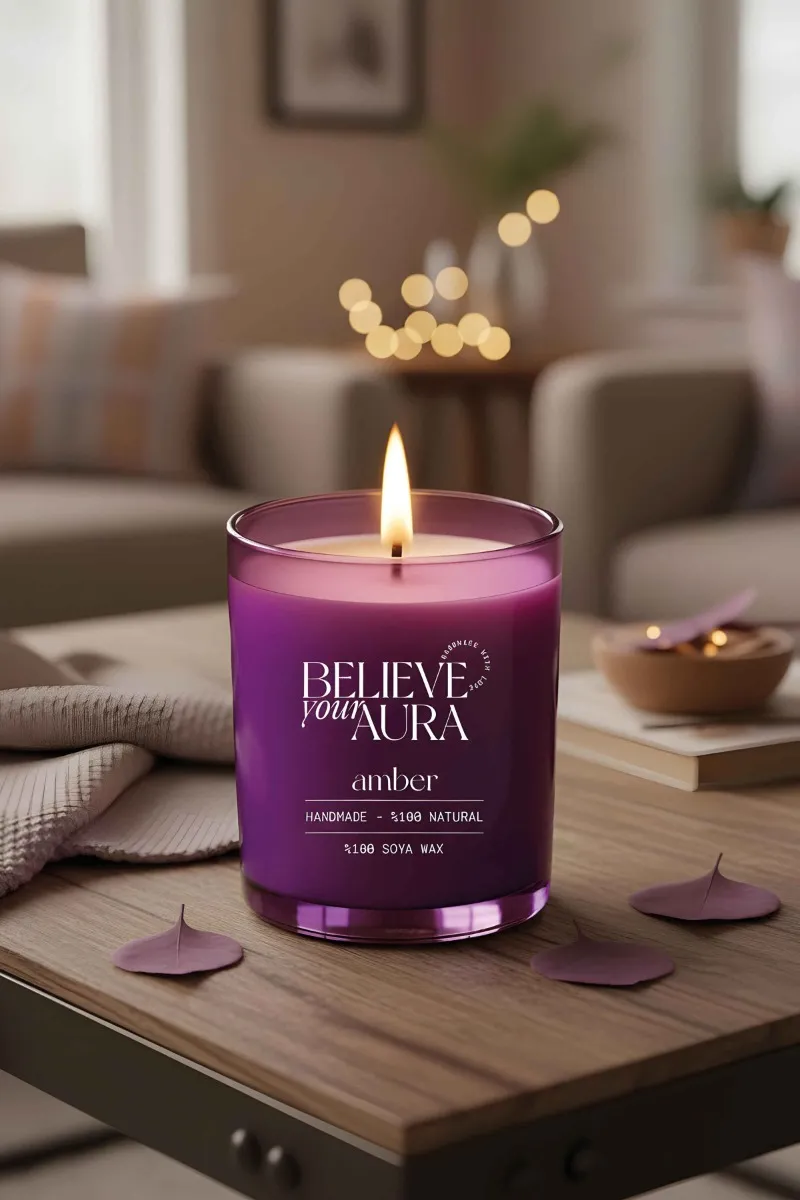 Believe Your Aura Amber Kokulu Bardak Mum - %100 Doğal Soya Mumu Aromaterapi Mor Bardak Mum MBSBRD07010-AMB
