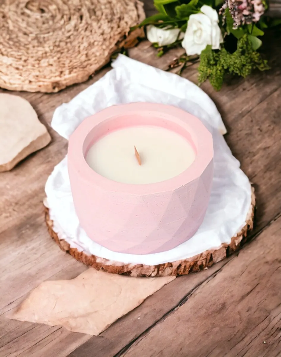 Believe Your Aura Organik Soya Wax Handmade Beton Kase Gül Kokulu Mum