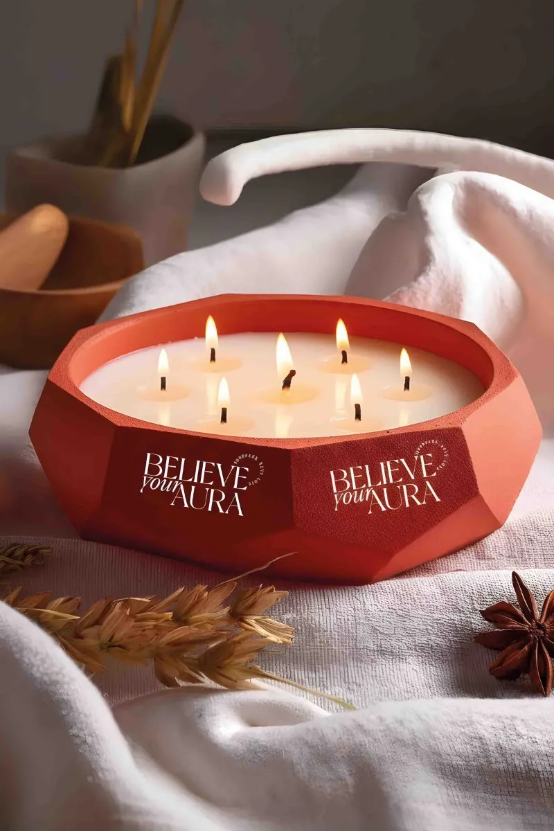 Believe Your Aura Sandal Ağacı Kokulu Mum - %100 Soya Mumu El Yapımı Kırmızı Beton Aromaterapi Kokulu Mum MBSBTN200510-11-SND