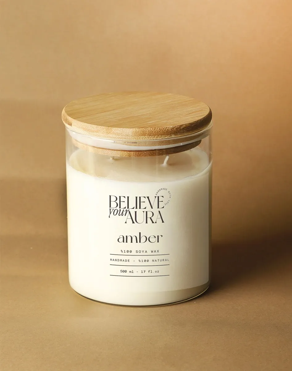 Believe Your Aura Amber Kokulu Mum - %100 Doğal Soya Mumu Ahşap Kapaklı Kavanoz Mum - MBSBRD04910-AMB