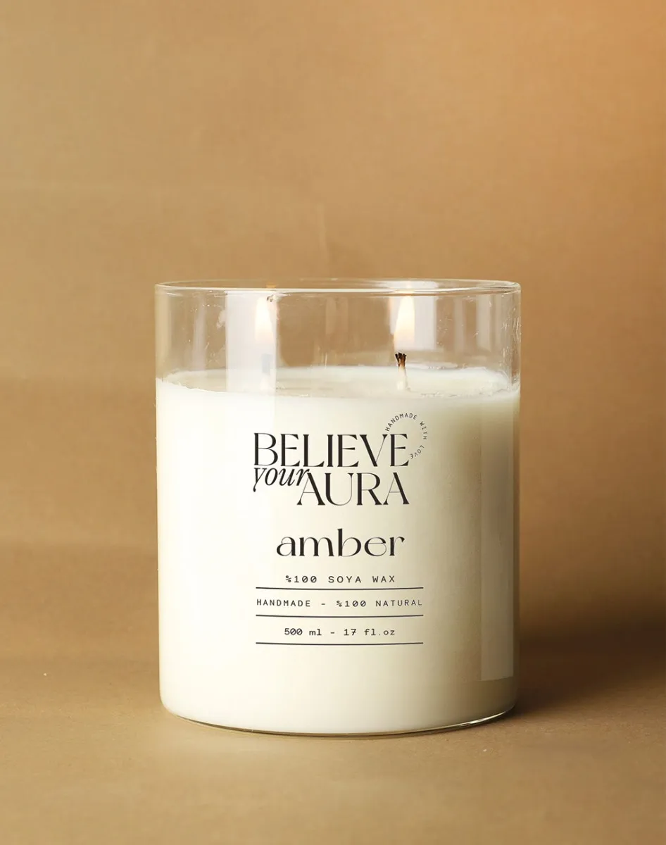 Believe Your Aura Amber Kokulu Mum - %100 Doğal Soya Mumu Ahşap Kapaklı Kavanoz Mum - MBSBRD04910-AMB
