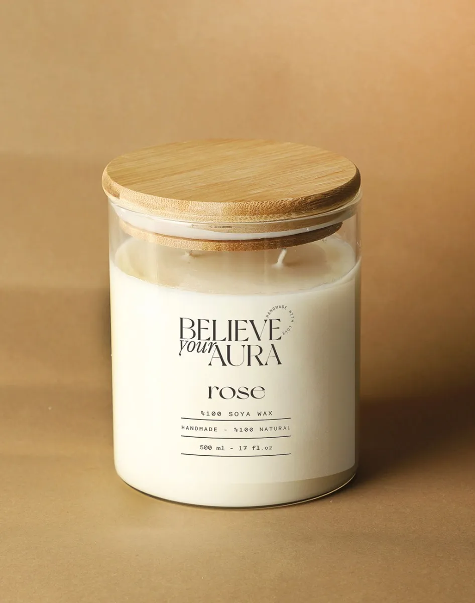 Believe Your Aura Gül Kokulu Mum - %100 Doğal Soya Mumu Ahşap Kapaklı Kavanoz Mum - MBSBRD04910-GUL