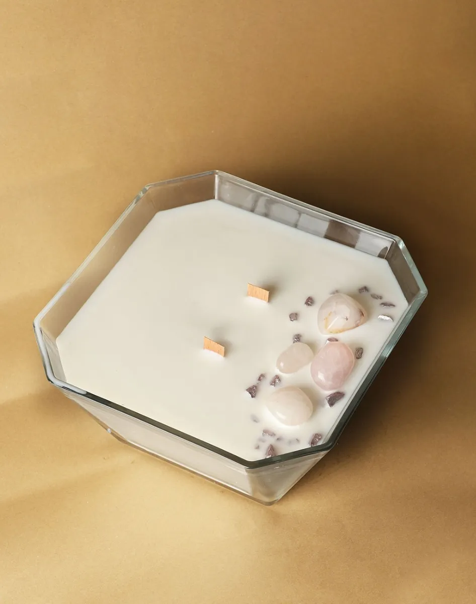 Believe Your Aura Organik Soya Wax Pembe Kuvars Taşı Vanilya Kokulu Mum MSPKAS01610-27