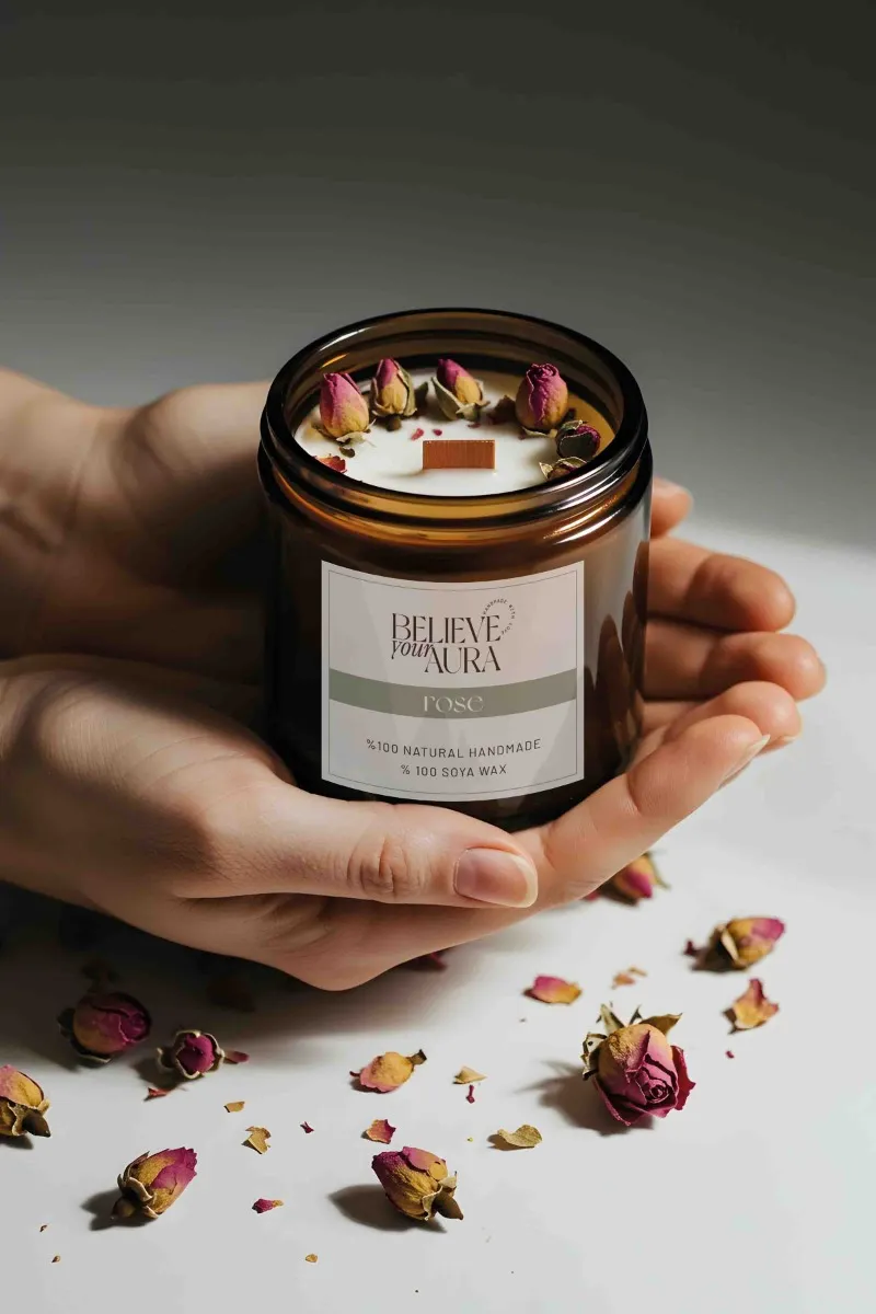 Gül Dekorlu Gül Kokulu Ahşap Fitilli Aromaterapi Kavanoz Mum MTNKAV08110-GUL